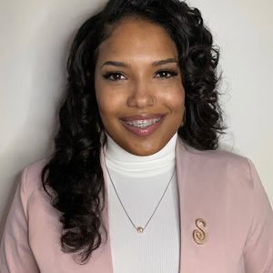 Meet your Posher, Louise